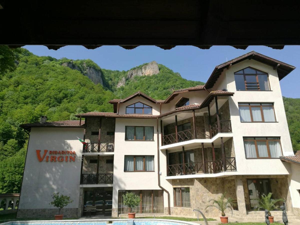 Family Hotel Virgin Ribaritsa Buitenkant foto