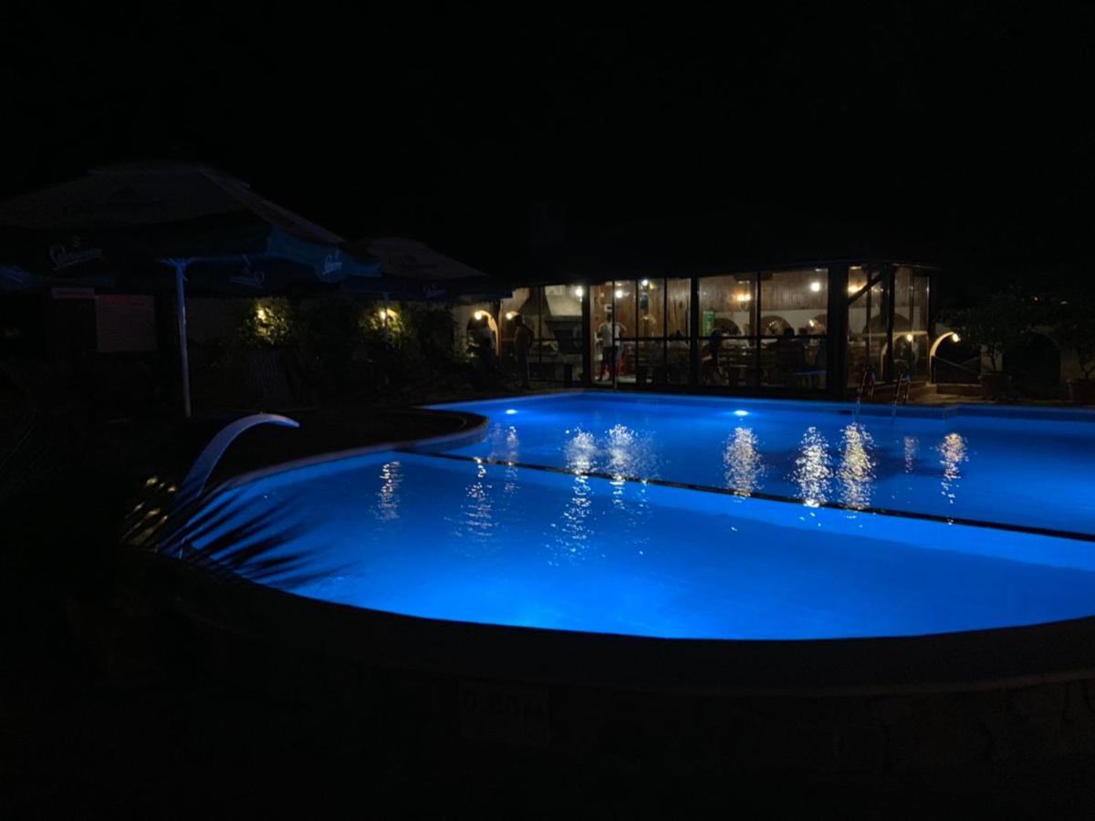 Family Hotel Virgin Ribaritsa Buitenkant foto