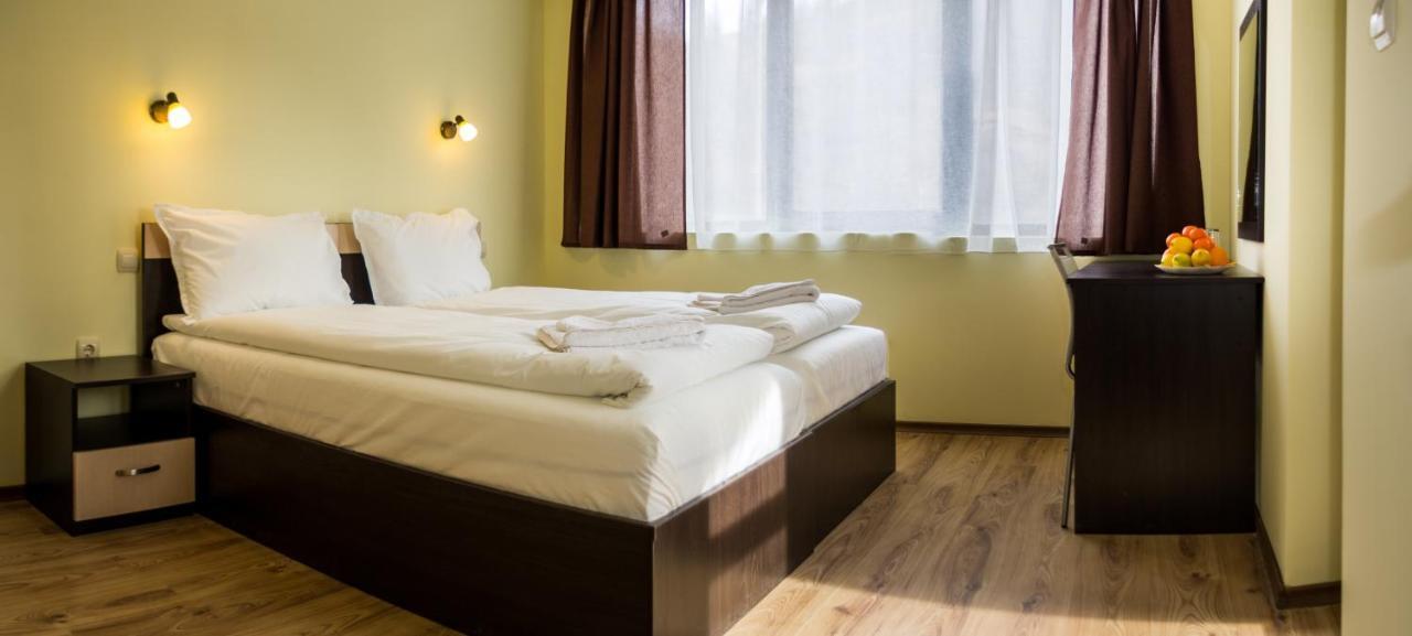 Family Hotel Virgin Ribaritsa Buitenkant foto