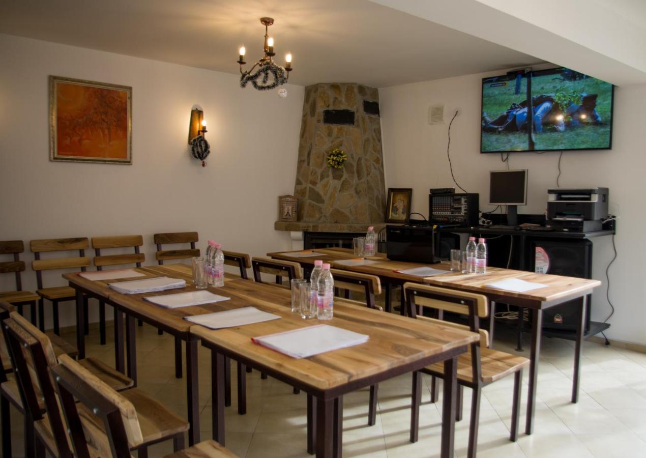 Family Hotel Virgin Ribaritsa Buitenkant foto