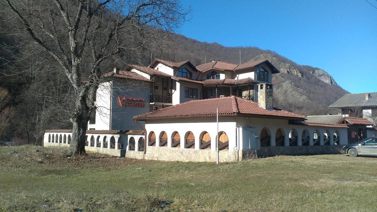 Family Hotel Virgin Ribaritsa Buitenkant foto