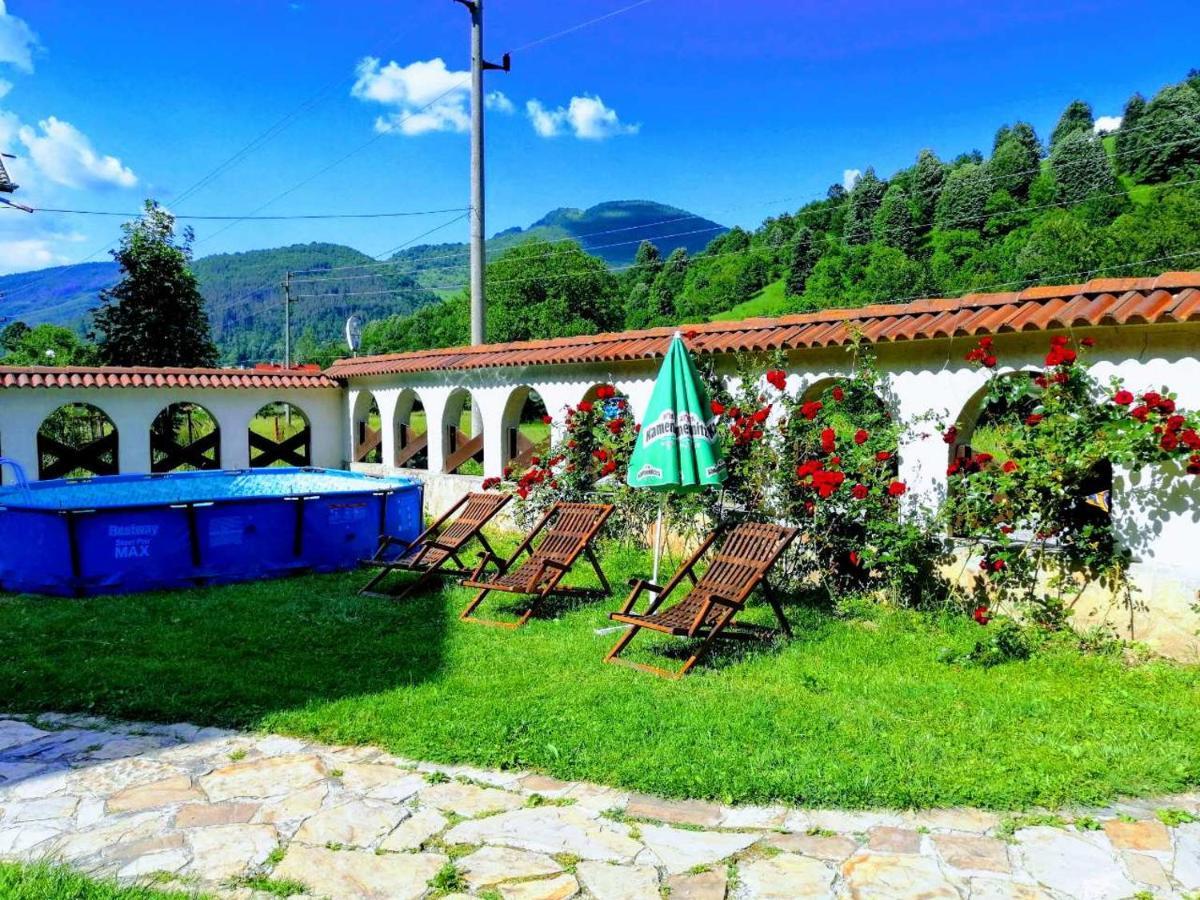 Family Hotel Virgin Ribaritsa Buitenkant foto
